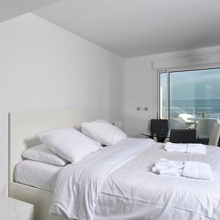 Le Nautilia Residence De Luxe "Reservee Aux Couples" Agde Exteriör bild