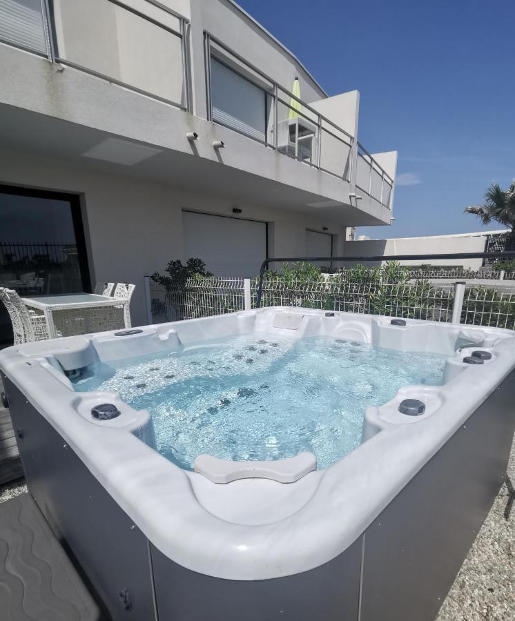 Le Nautilia Residence De Luxe "Reservee Aux Couples" Agde Exteriör bild