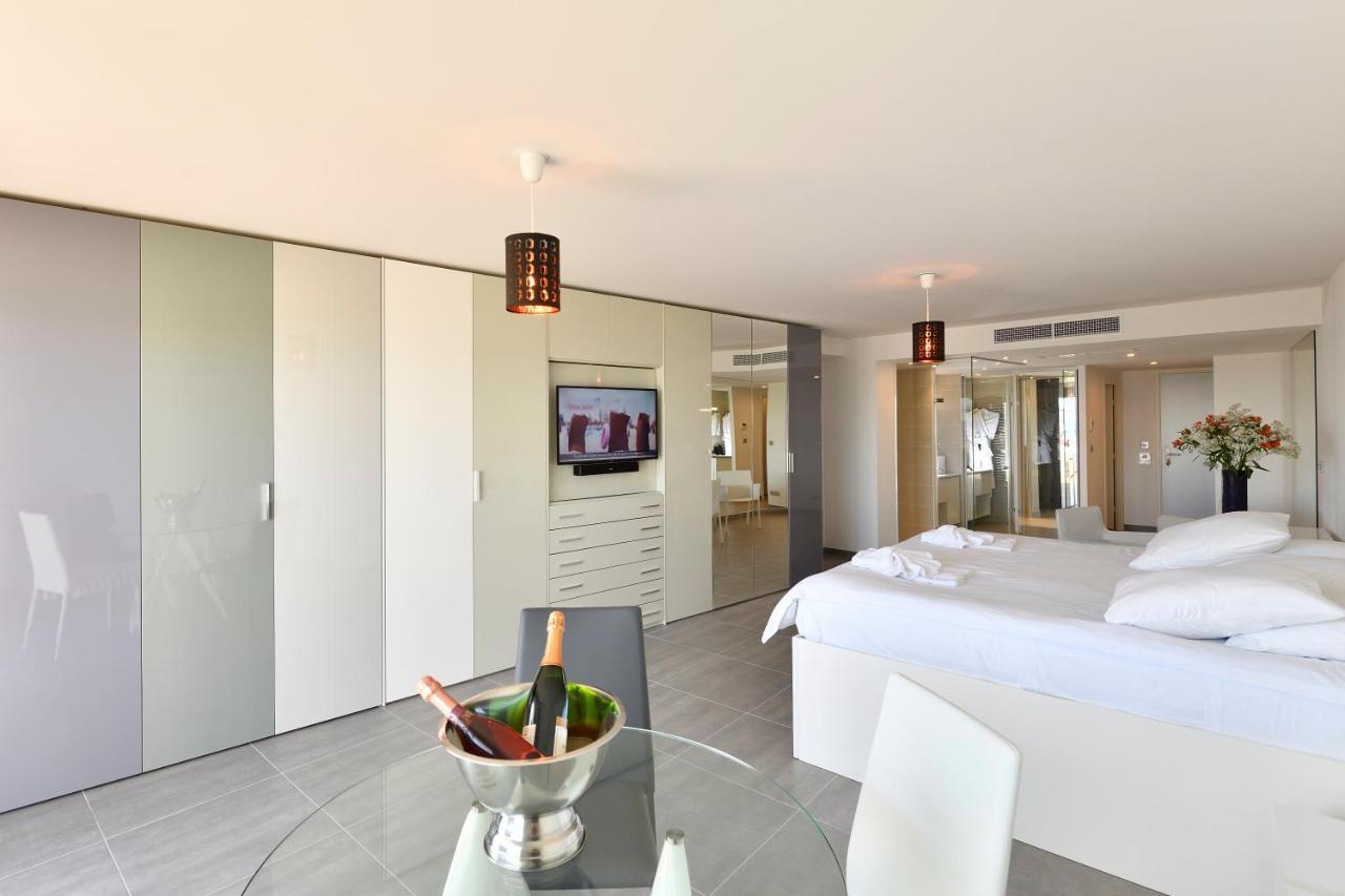 Le Nautilia Residence De Luxe "Reservee Aux Couples" Agde Exteriör bild