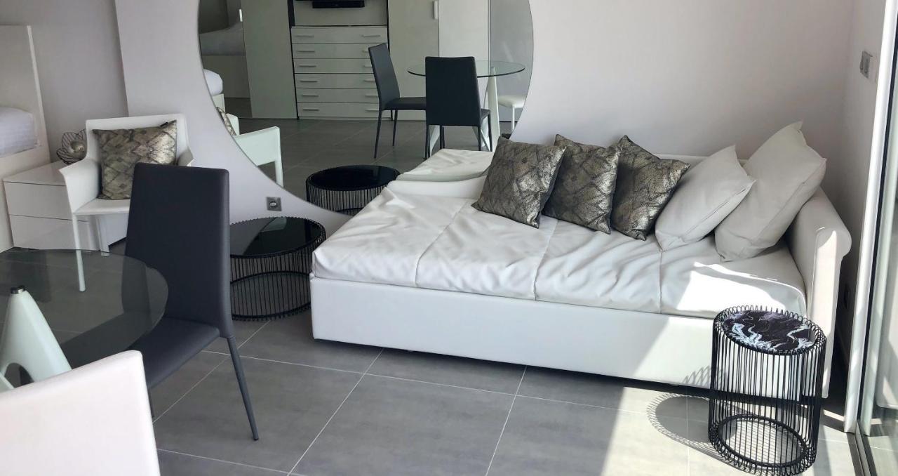 Le Nautilia Residence De Luxe "Reservee Aux Couples" Agde Exteriör bild
