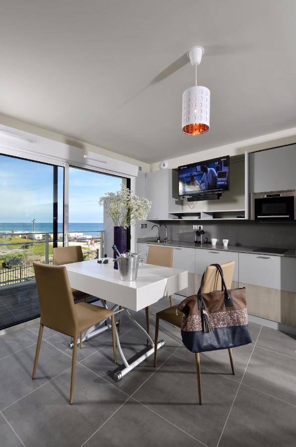 Le Nautilia Residence De Luxe "Reservee Aux Couples" Agde Exteriör bild