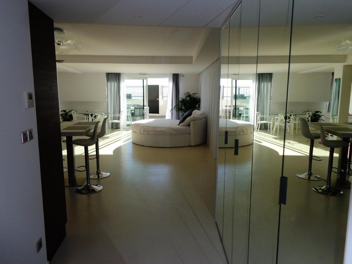 Le Nautilia Residence De Luxe "Reservee Aux Couples" Agde Exteriör bild